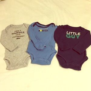 SOLD👶🏼 3 Carter’s Long-sleeve onesies